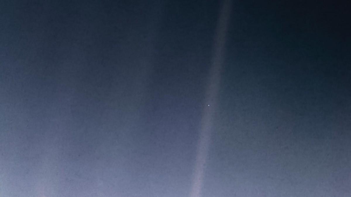 wknd notes: A Pale Blue Dot