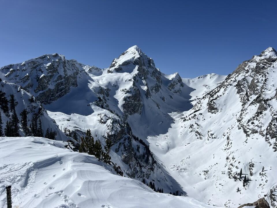 
                                                                                                                                                                                                                                                                                                                                                                                                                                                                                                                                                                                                                                                                                                                                                                                                                                                                                                                                                                                                                                                                                                                                                                                                                                                                                                                                                                                                                                                                                                                                                                                                                                                                              wknd notes: The Summit of 25 Short
                                                                                                                                                                                                                                                                                                                                                                                                                                                                                                                                                                                                                                                                                                                                                                                                                                                                                                                                                                                                                                                                                                                                                                                                                                                                                                                                                                                                                                                                                                                                                                                                                                                                                                                                                                                                                                                                                                                                                                                                                                                                                                                                                                                                                                                                                                                                                                                                                                                                                                                                                                                                                    